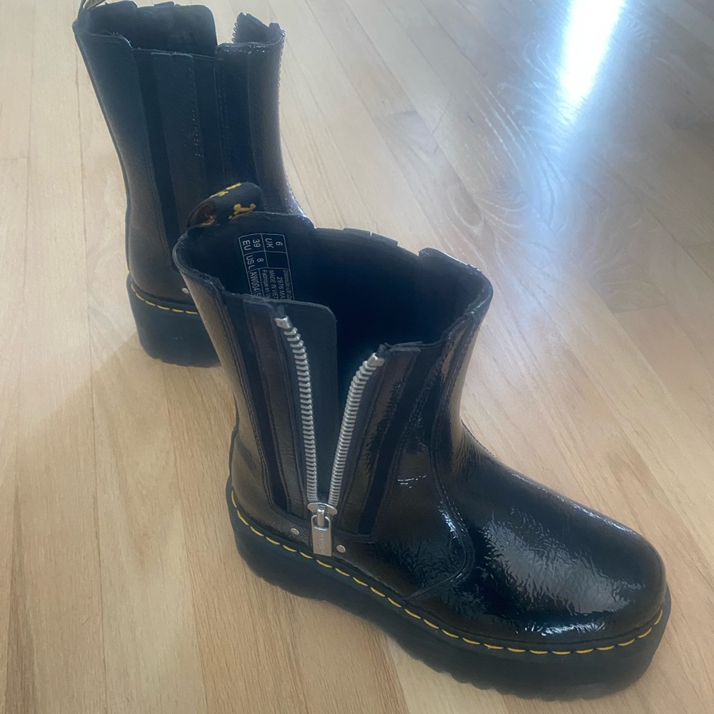 2976 Max Dr. Marten Chelsea Boot